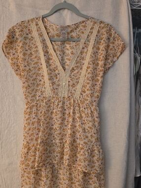 eyelash couture Cream Floral Tiered V-Neck Dress with Yellow Flowers
